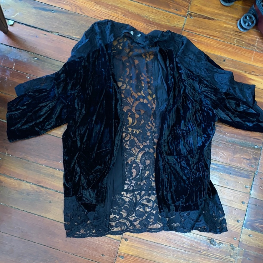 Velvet & lace duster